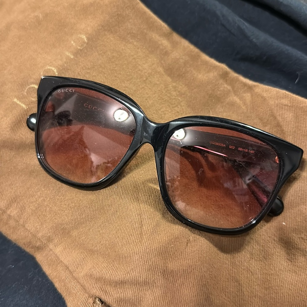 Gucci GG logo black sunglasses frame sunnies glasses pink lenses rose colored